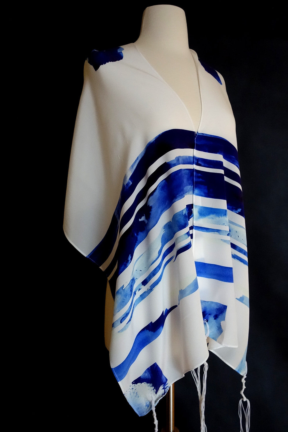 4 Tips for Choosing the Perfect Bat Mitzvah or Bar Mitzvah Tallit--From a Teen Who's Been There